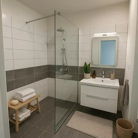 Apartmán Simcity Vii I Downtown 24 7 W Parking And Terrace Banska Bystrica