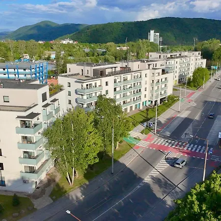 Appartamento Simcity VII I Downtown Private Parking - Sunny Terrace - 24 7 Self Check-In Banská Bystrica
