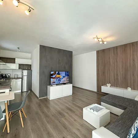 Daire Simcity Vii I Downtown 24 7 W Parking And Terrace